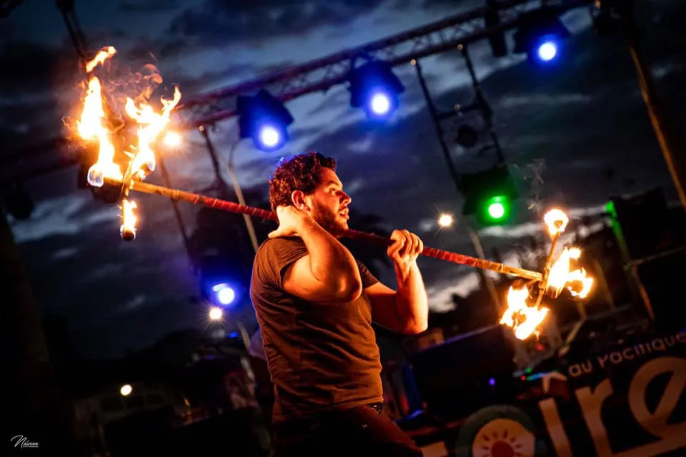 Alt